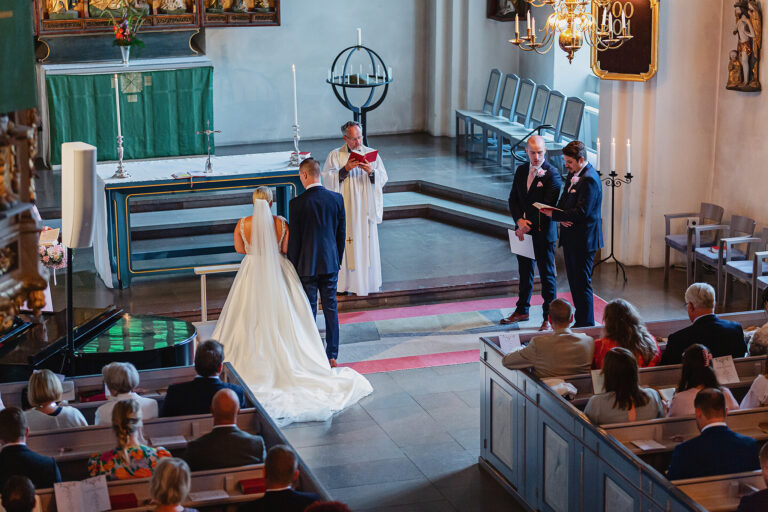 Bröllop i kyrka